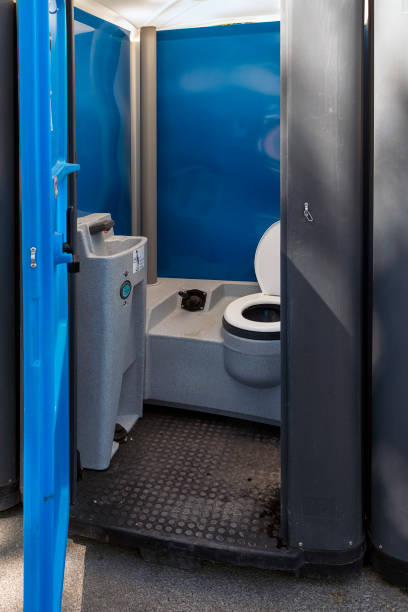 Best Luxury portable toilet rental  in Wamego, KS